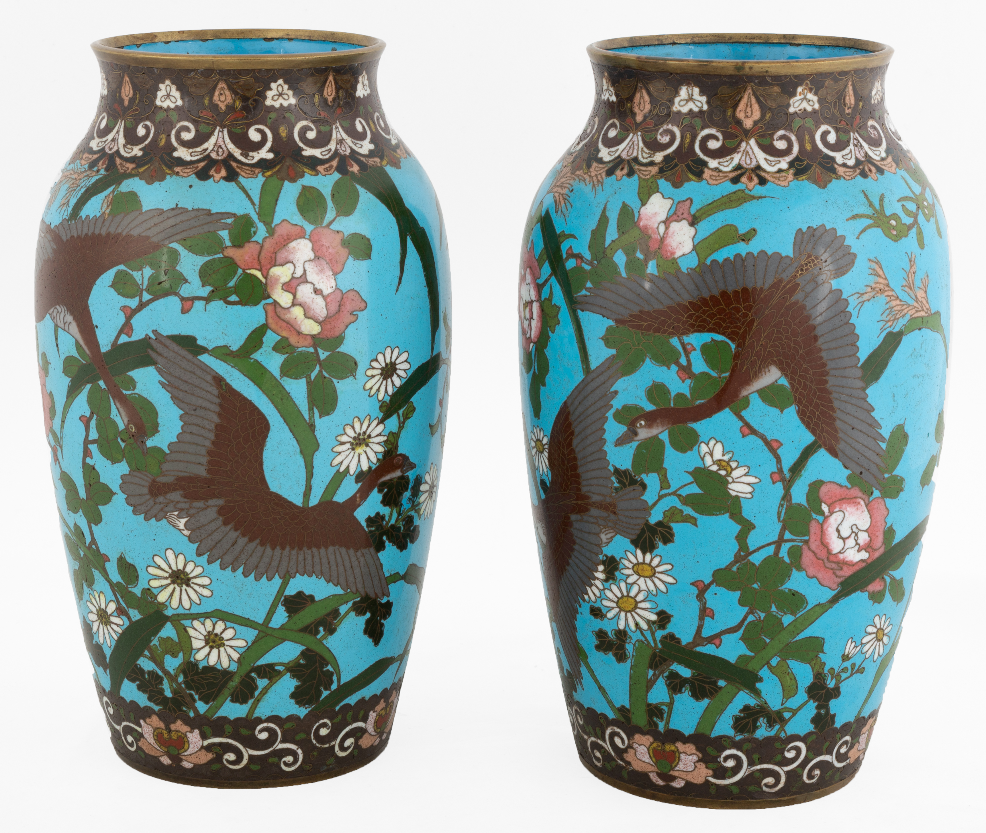 PAIR OF CHINESE CLOISONN VASES 3530b6