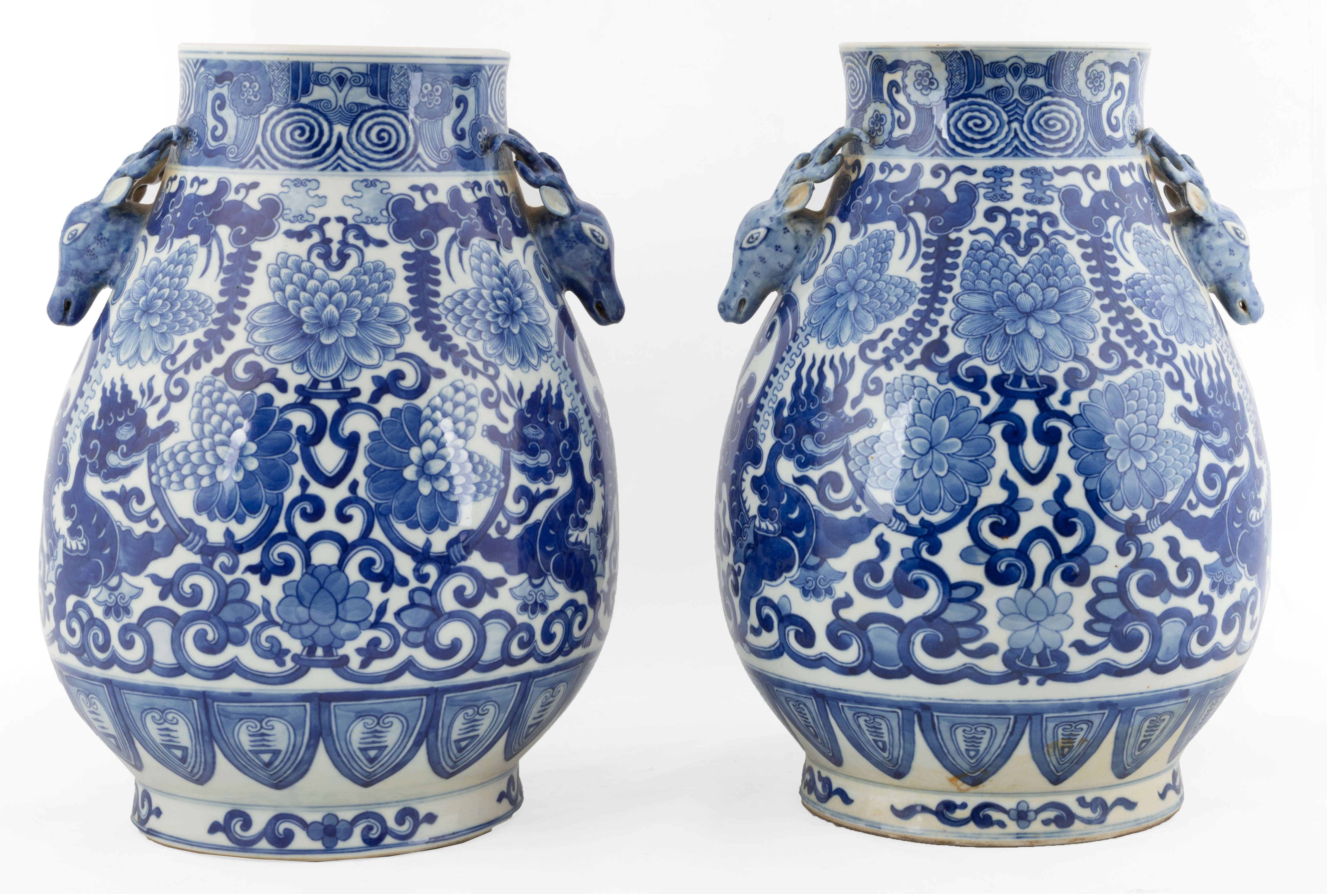 PAIR OF CHINESE BLUE WHITE PORCELAIN 3530b1