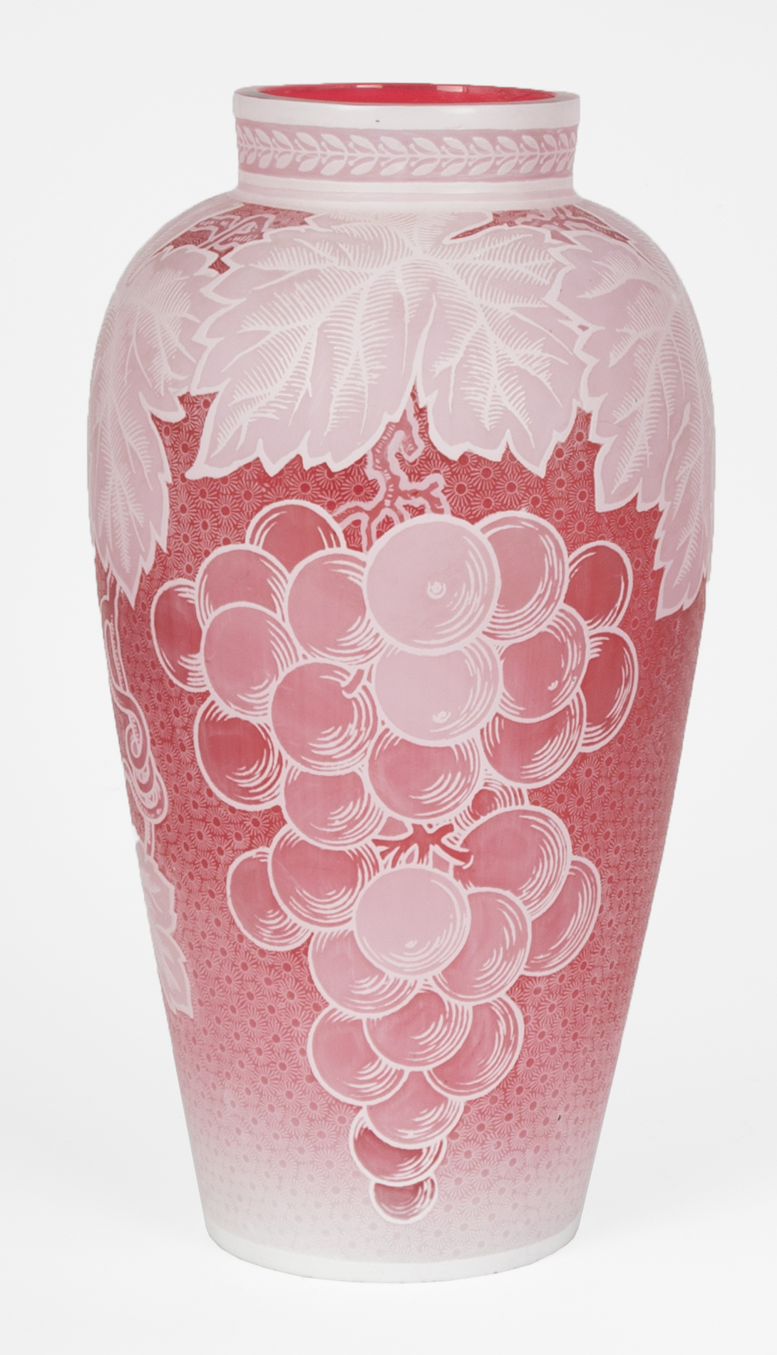 THOMAS WEBB CAMEO VASE Early 20th century.