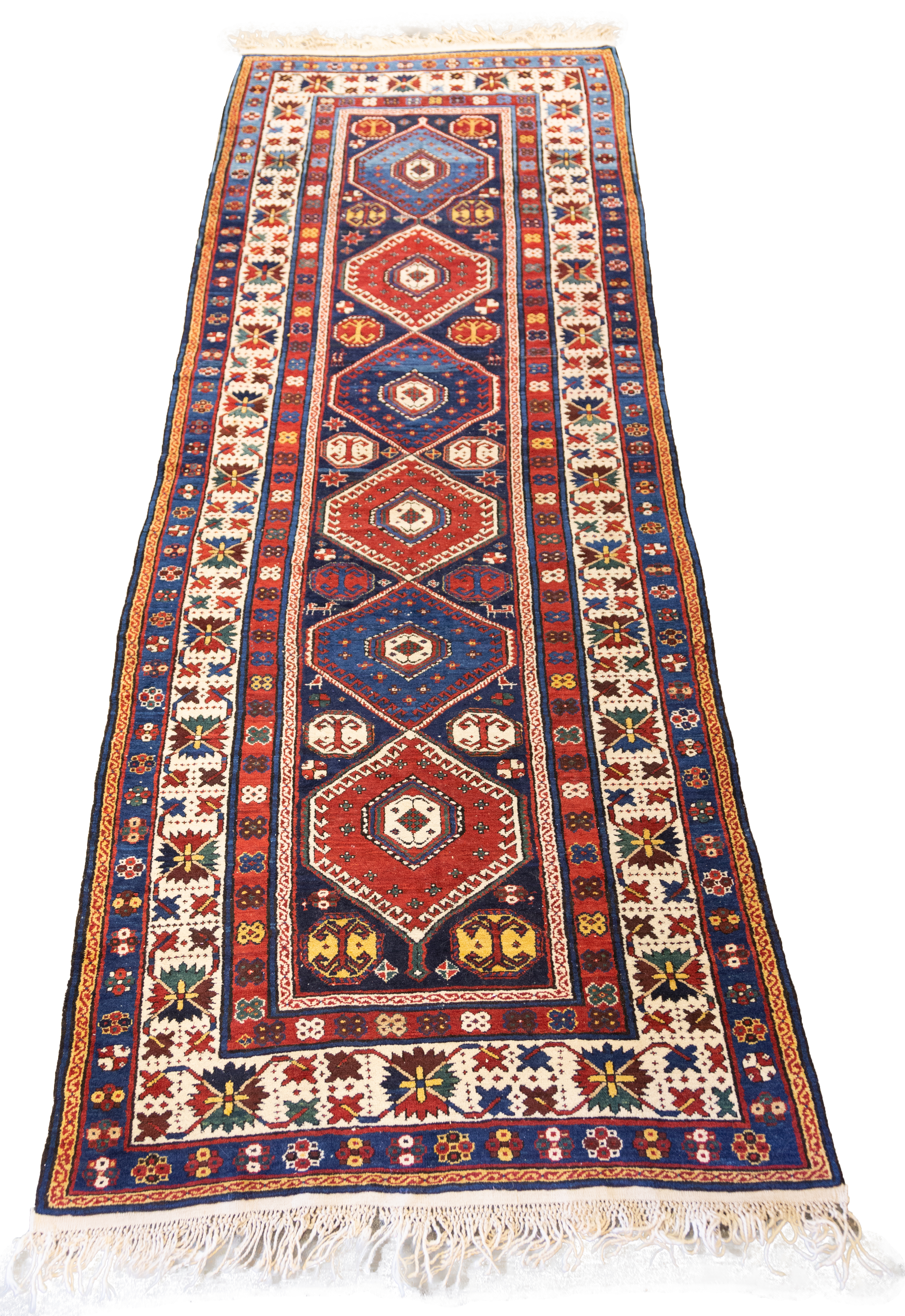 CAUCASIAN ORIENTAL RUG Early 20th