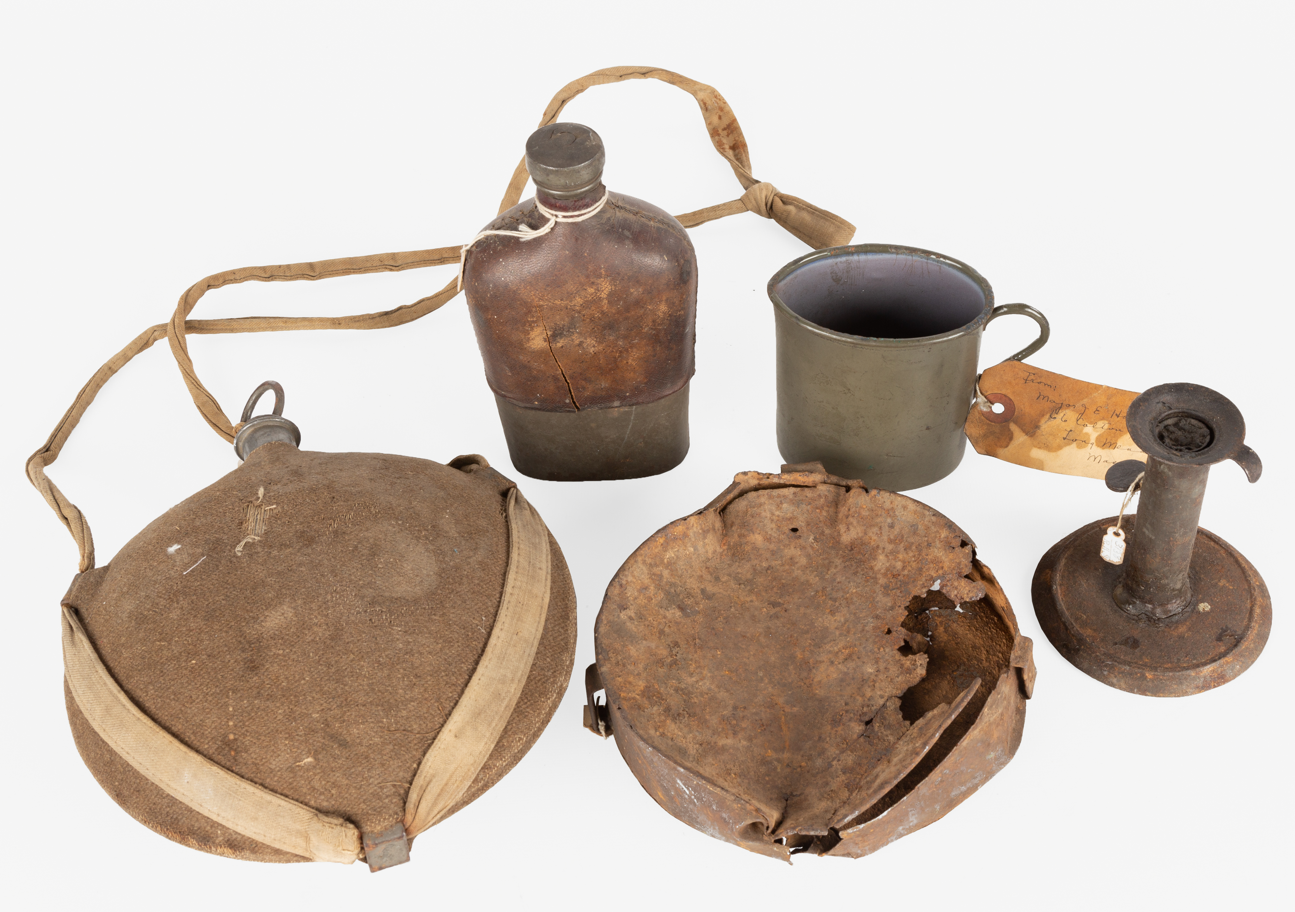 GROUP OF MILITARY RELICS Canteen,