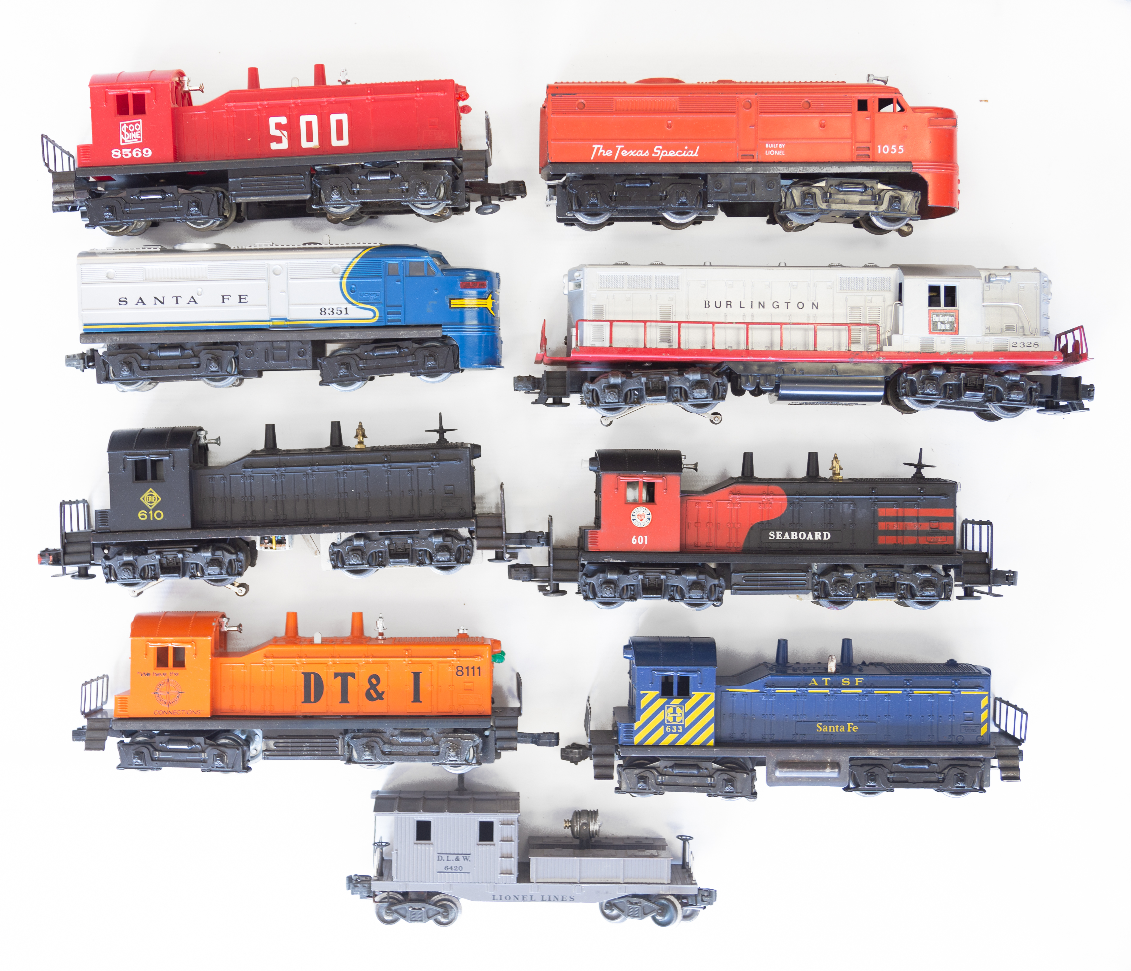 GROUP OF POST-WAR LIONEL TRAINS Group