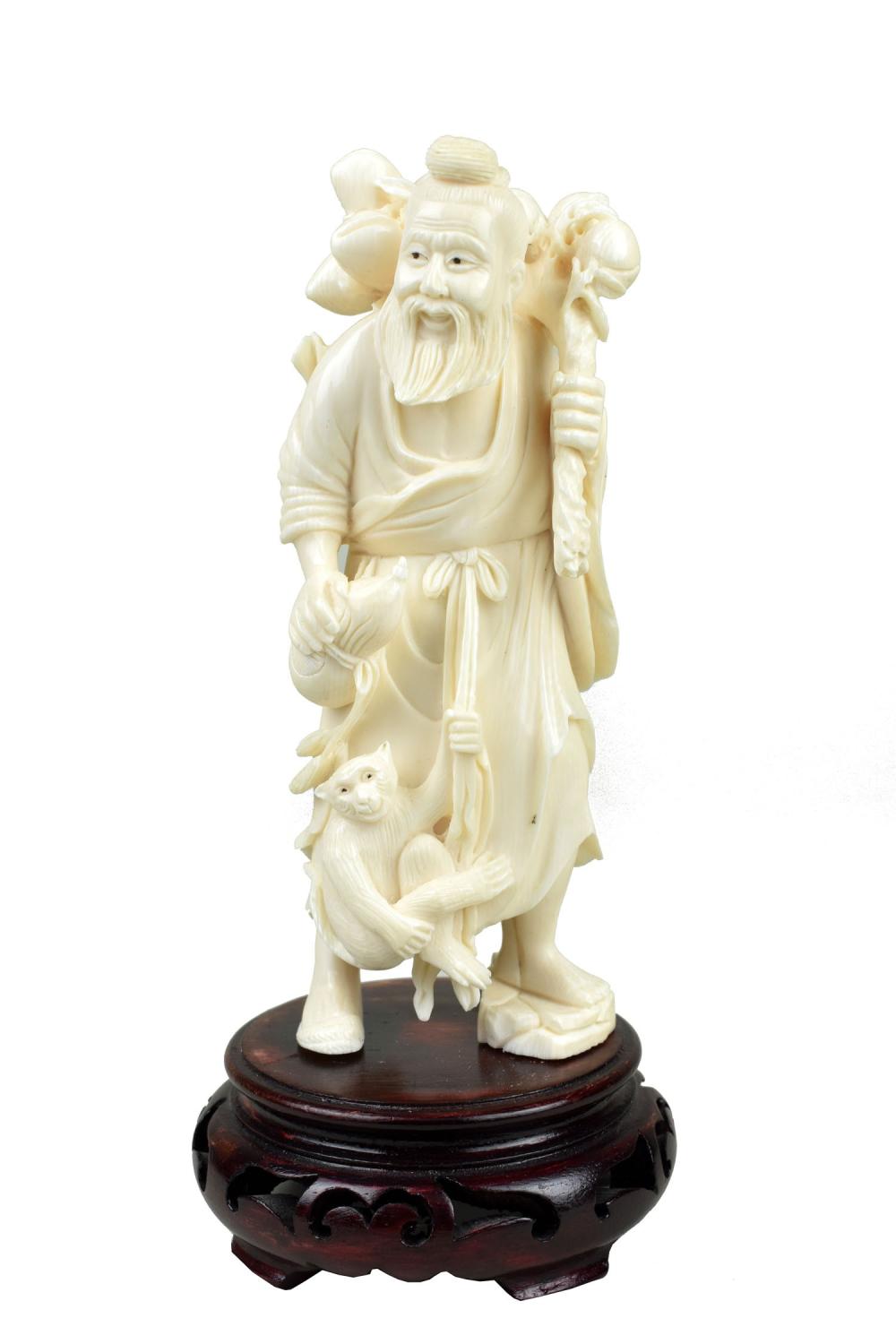CHINESE FIGURE OF A FARMER COLLECTING 35344c