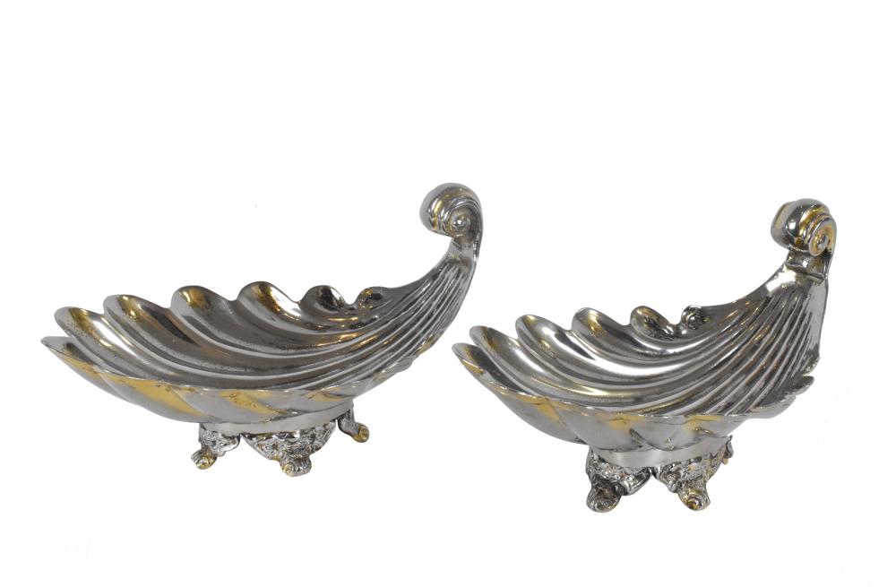 PAIR OF MEXICAN SILVER SHELL SERVING 3534f6