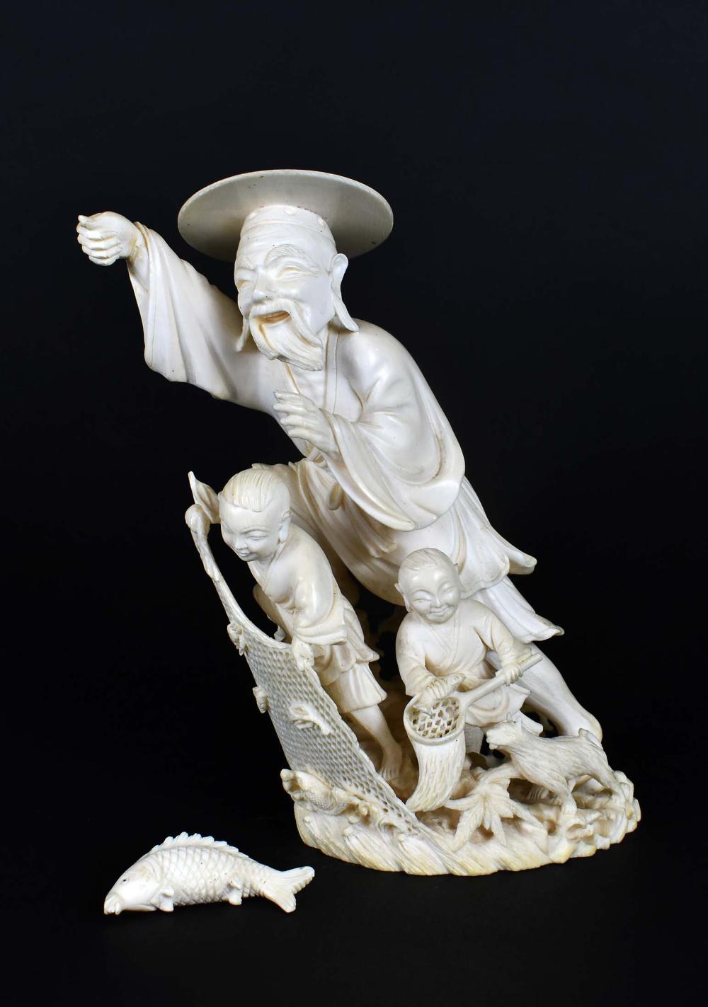 CHINESE CARVED FIGURE OF A FISHERMAN 353698