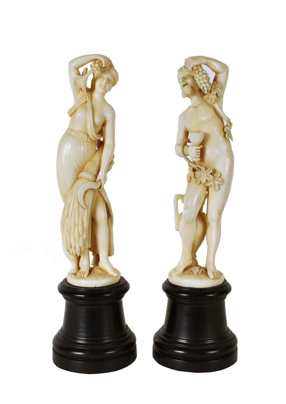 PAIR OF CONTINENTAL CARVED FIGURES 353830