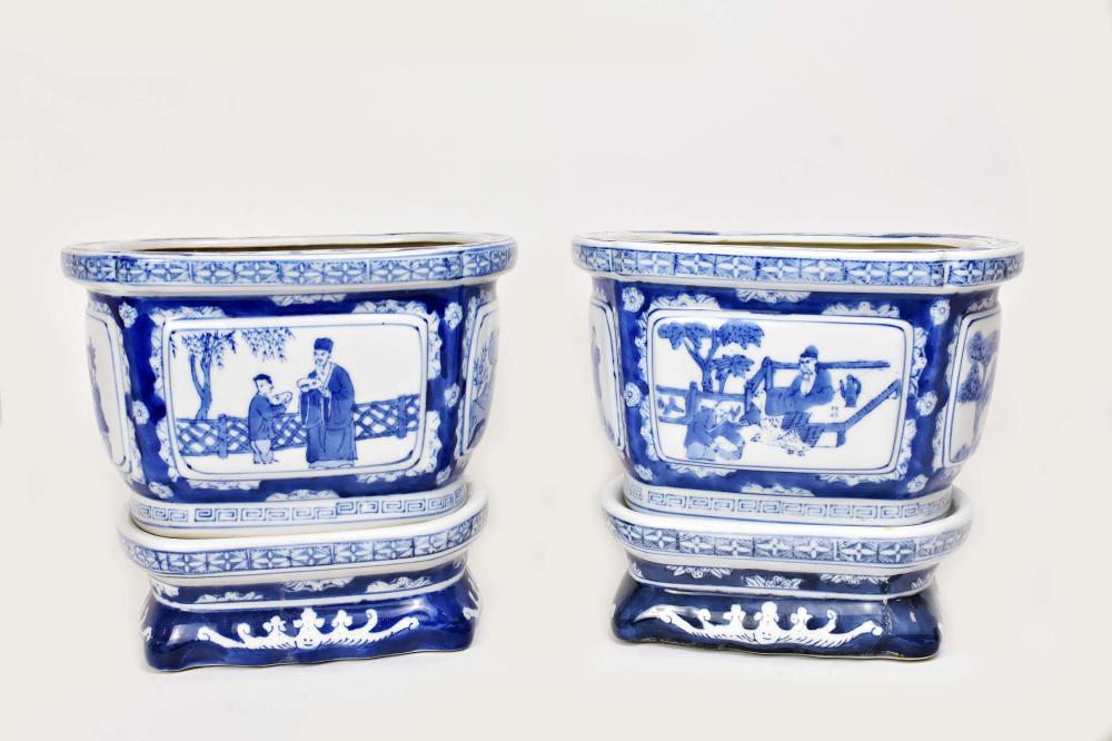 PAIR OF CHINESE BLUE AND WHITE