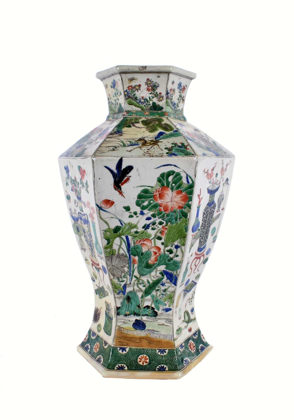 HEXAGONAL FAMILLE VERTE COVERED VASE20th