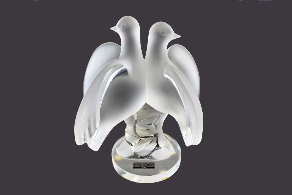 LALIQUE ARIANE DOVES8 5 in high  353a6f