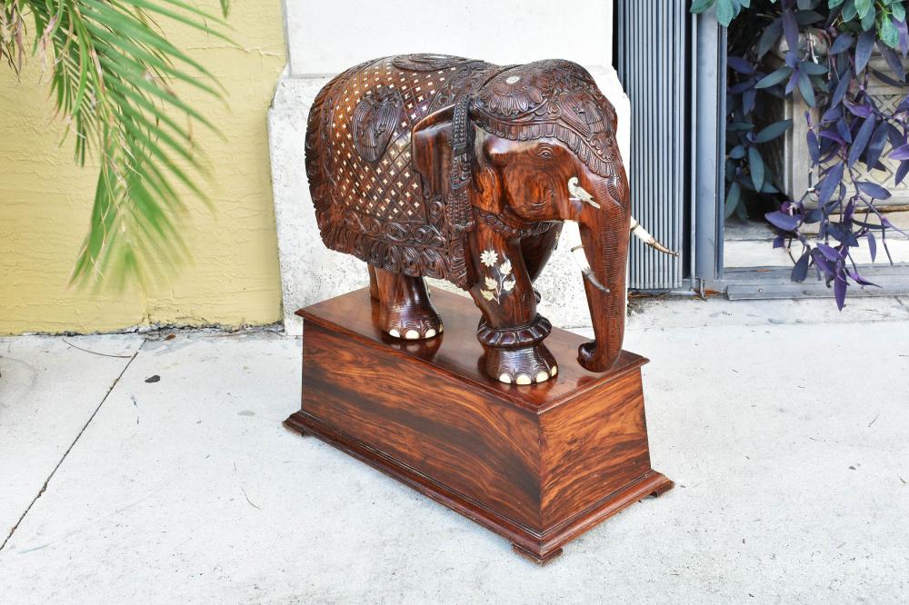 IMPRESSIVE MONUMENTAL INDIAN ROSEWOOD 353c57