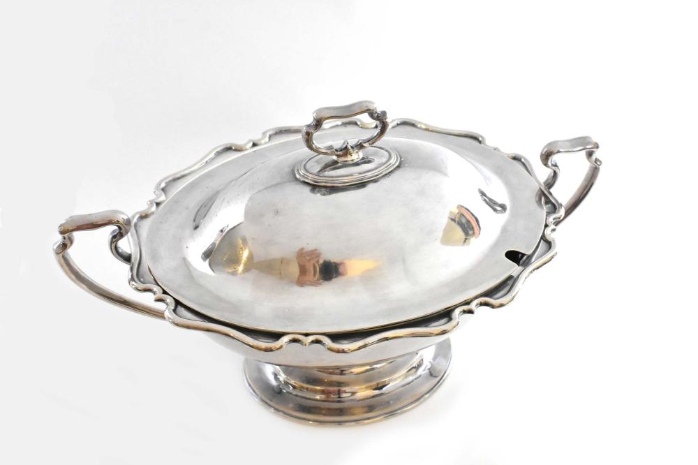 SILVER PLATE COVERED SOUP TUREENModern.