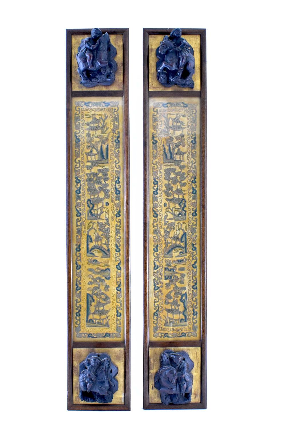 PAIR OF CHINESE GILT AND SILK EMBROIDERED 353ce0