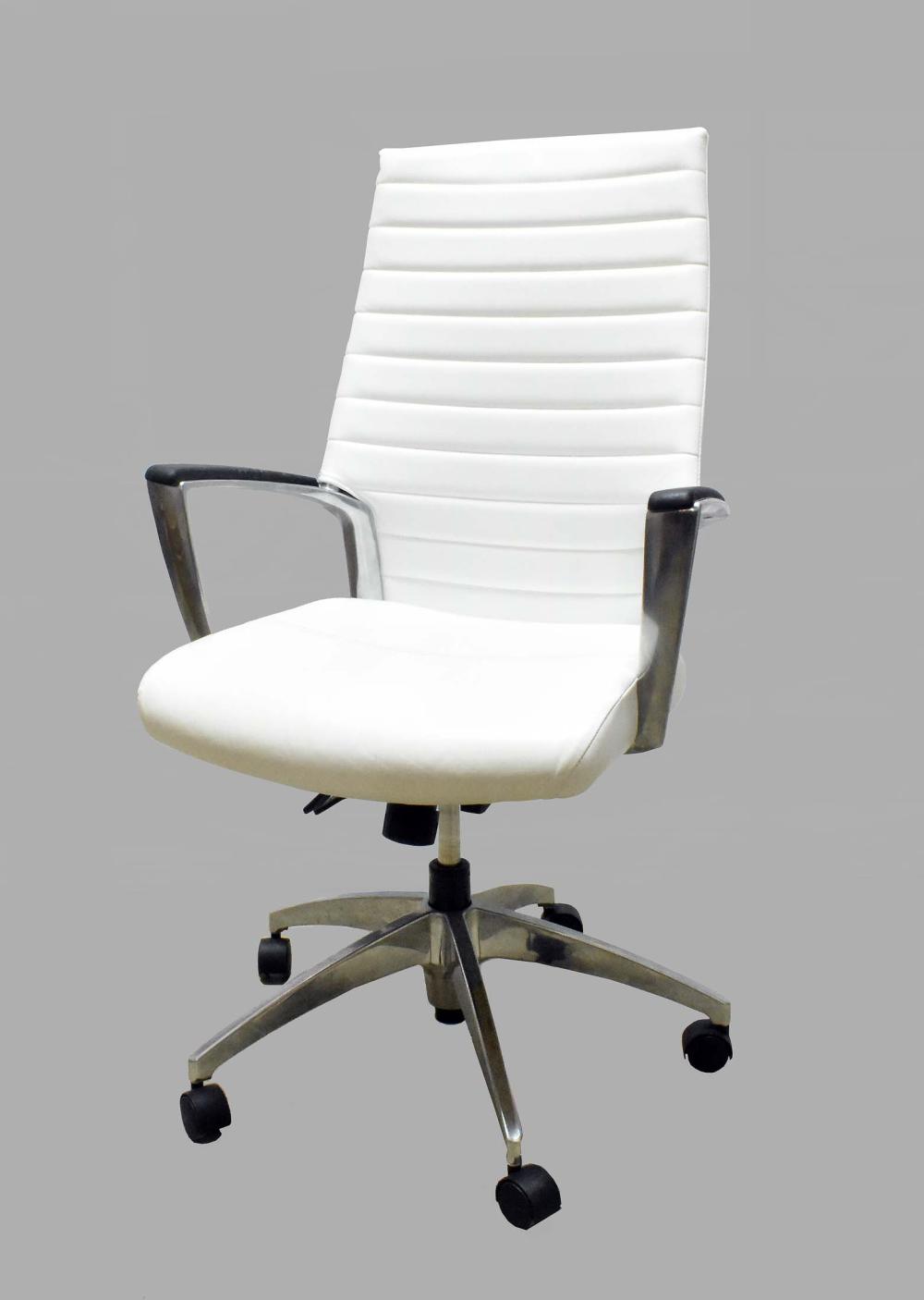 WHITE LEATHER AND CHROME SWIVEL 353d4b