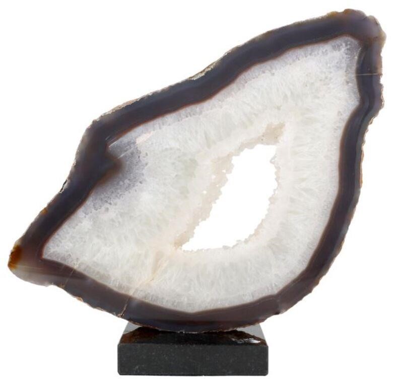 GEOLOGICAL AGATE SPECIMEN ON GRANITE