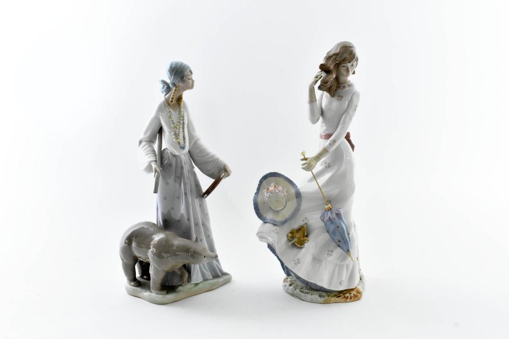 LLADRO PORCELAIN GROUP OF A GYPSY