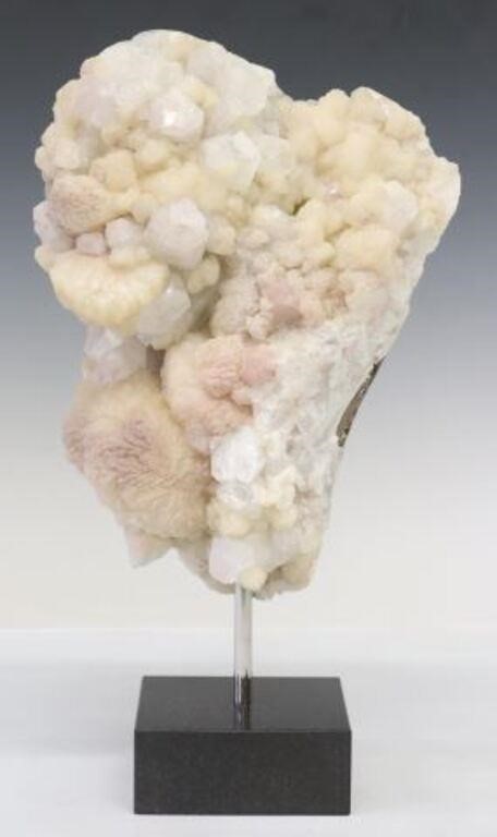 GEOLOGICAL APOPHYLLITE SPECIMEN