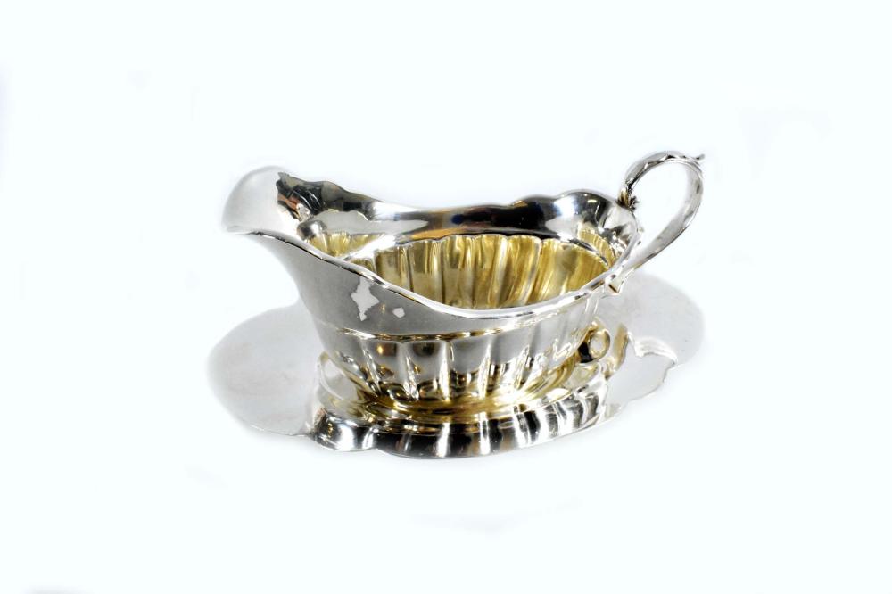 AMERICAN STERLING SAUCE BOAT WITH