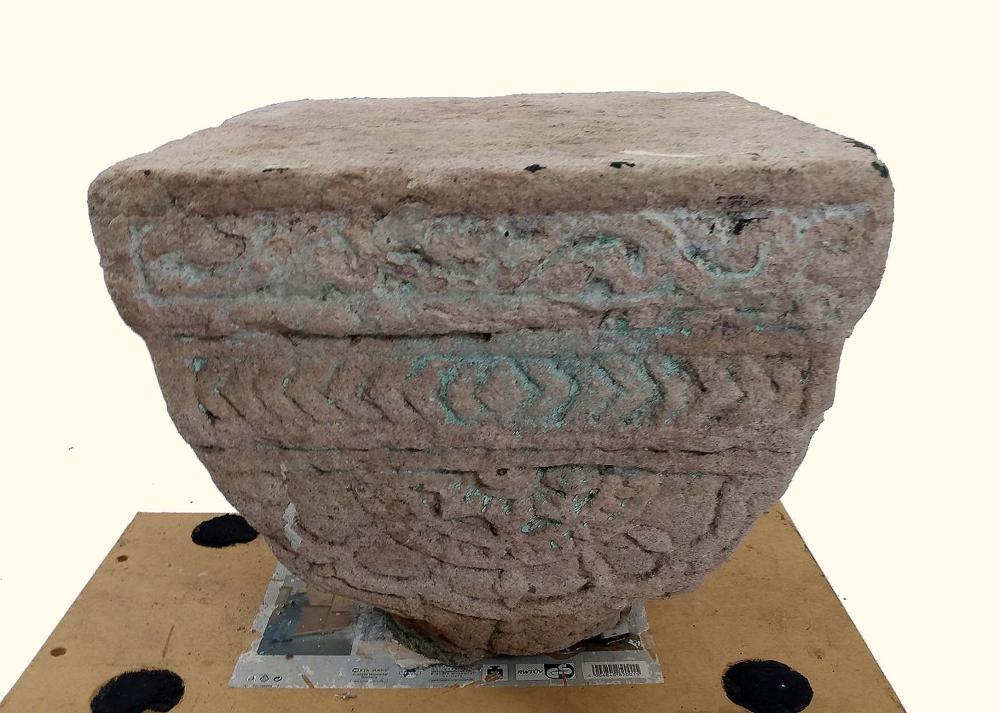SPANISH STONE CARVED CAPITALProbably 353f70