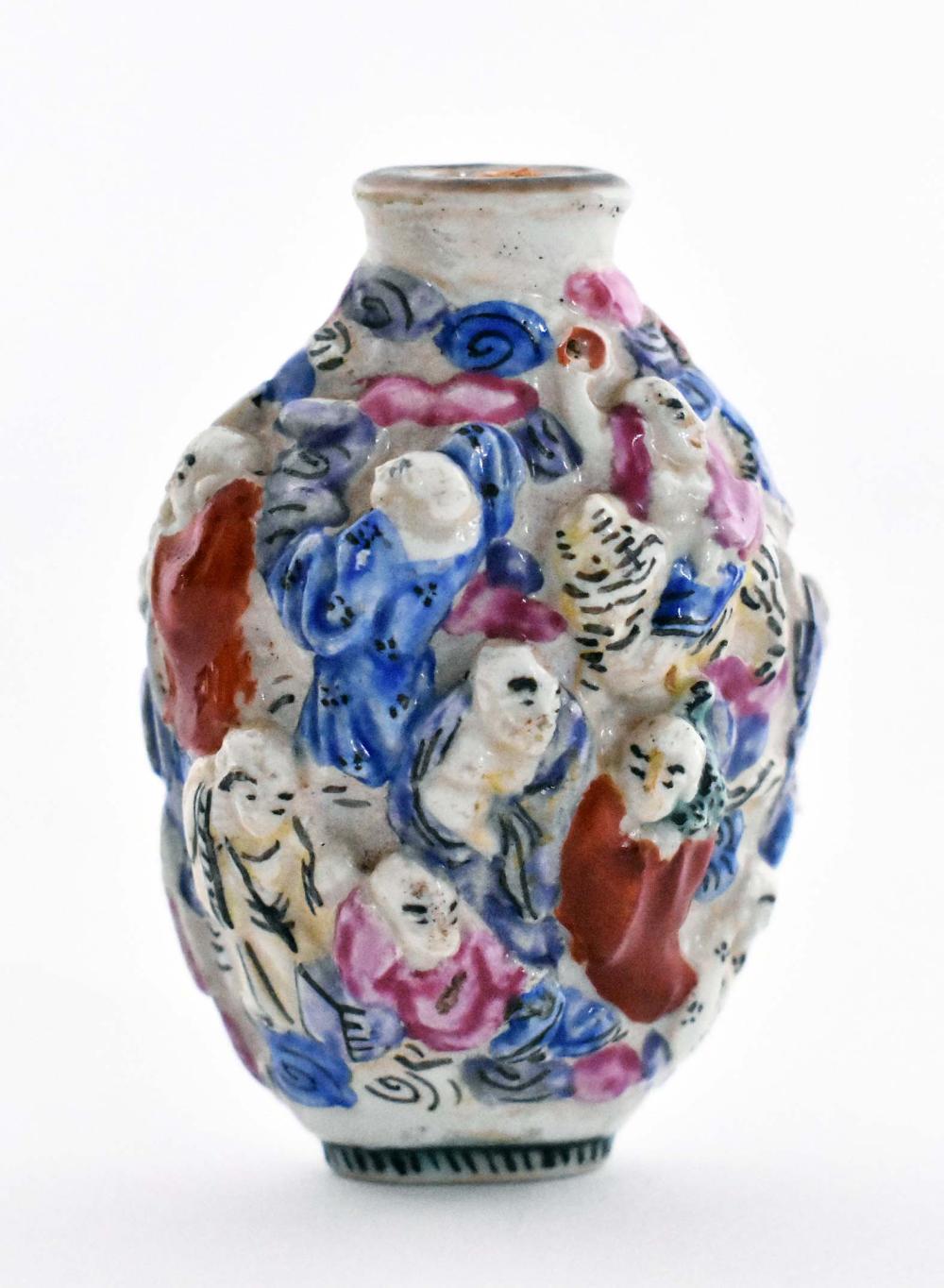 CHINESE POLYCHROME PORCELAIN SNUFF 353fcc