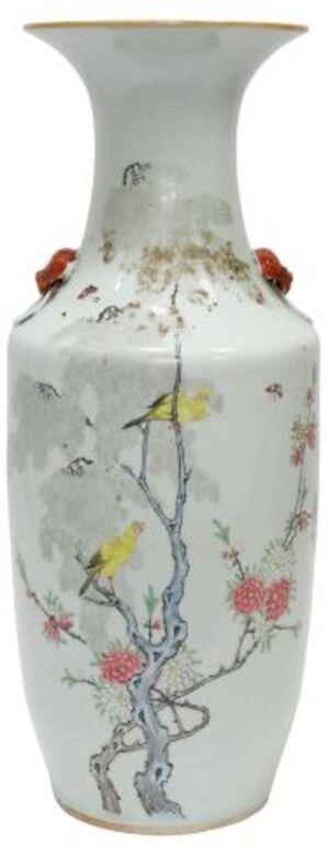 LARGE CHINESE PORCELAIN FLORAL