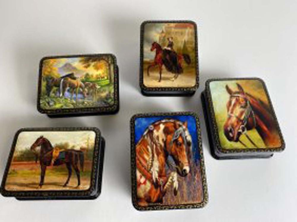 FIVE RUSSIAN PAINTED LACQUER BOXESModern  3540be