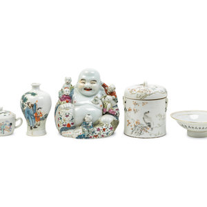 Five Chinese Famille Rose Porcelain 351cd5