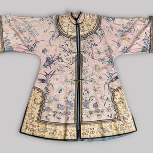 A Chinese Embroidered Silk Ladies  351d08