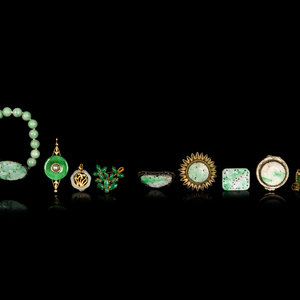 Ten Chinese Jadeite Jewelry
20TH