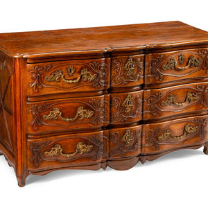 A Louis XV Provincial Carved Walnut 35207f