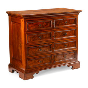 An Italian Walnut Chest of Drawers 18th 3520ef