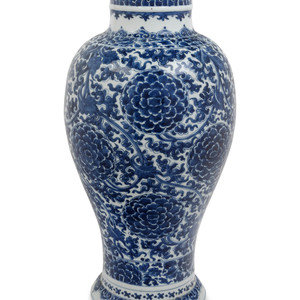 A Chinese Export Blue and White 3521ed