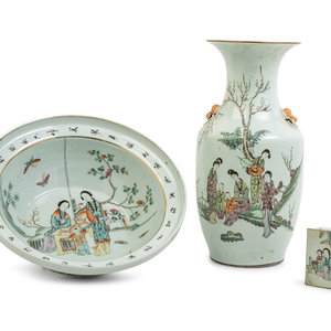 Three Chinese Famille Rose Porcelain 35238f