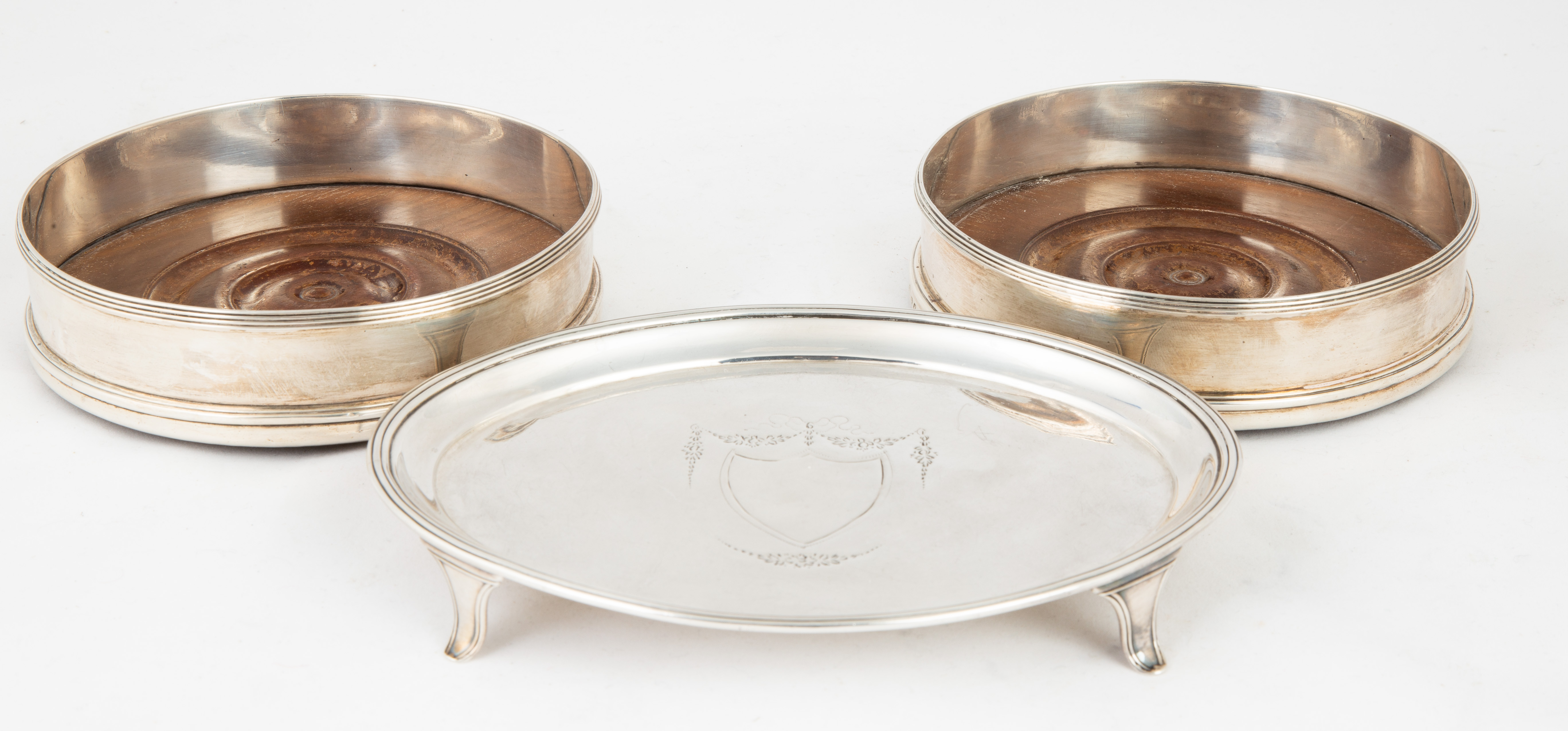 SILVER TEA STAND AND TWO SILVER 352900