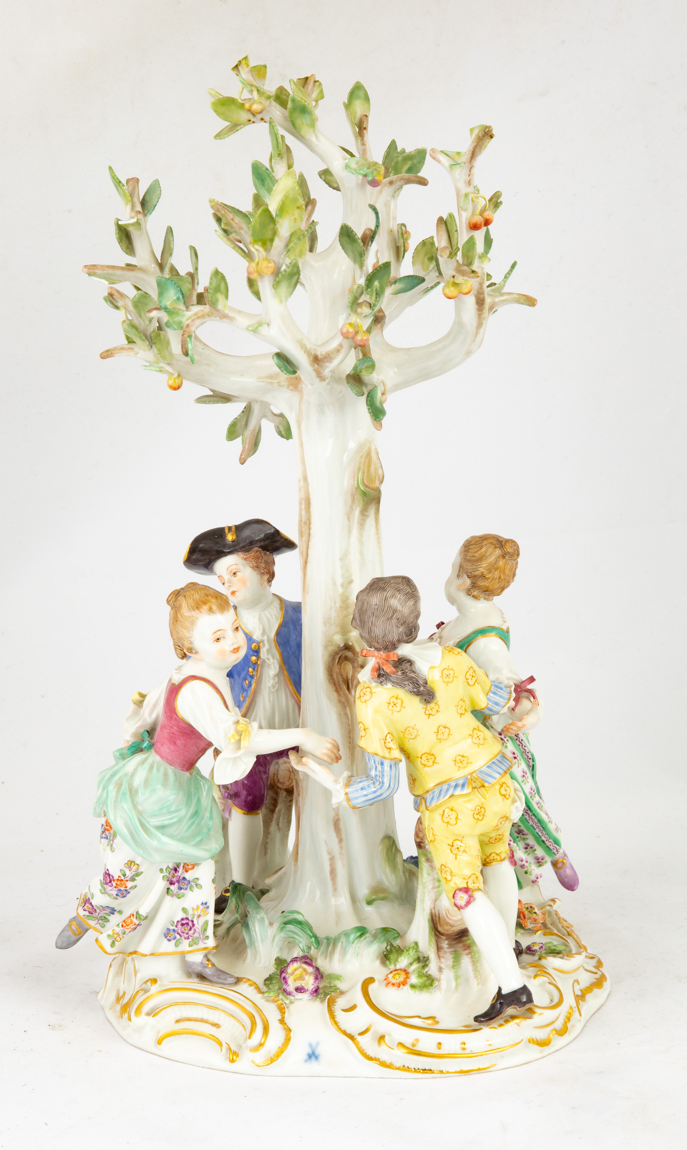 MEISSEN GROUP 19th century. Cross