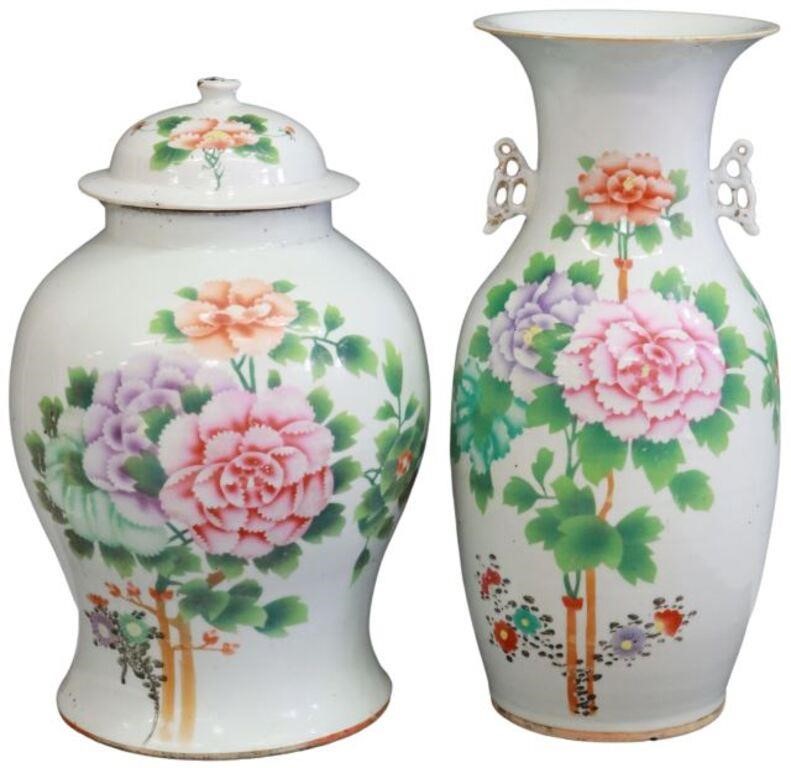  2 CHINESE FAMILLE ROSE PORCELAIN 355b81