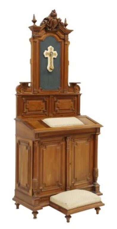 FRENCH CARVED WALNUT PRIE DIEU 355d44