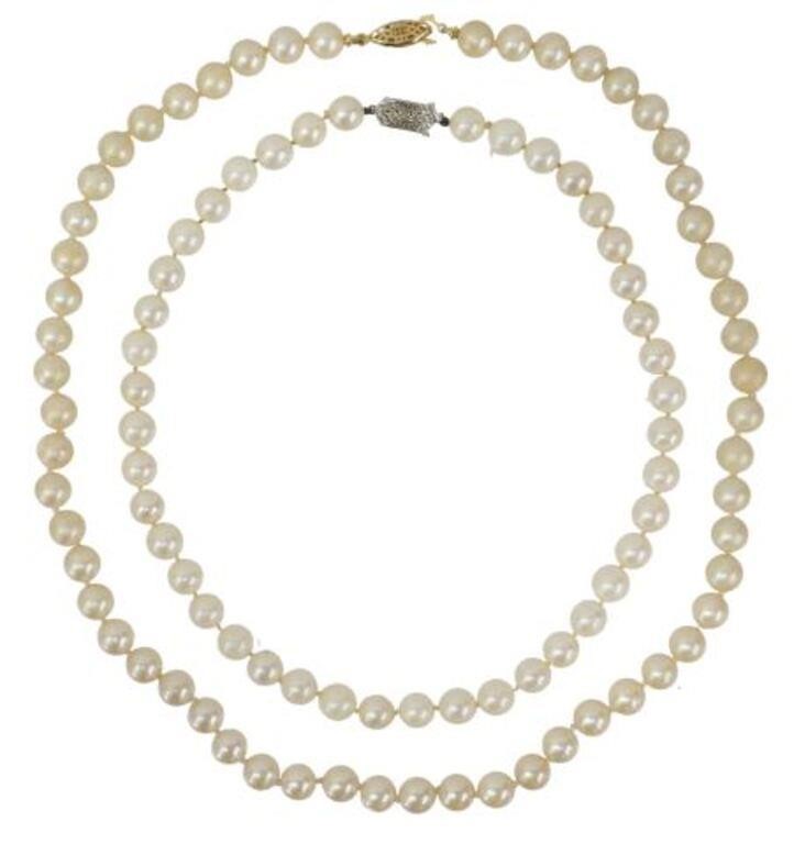  2 ESTATE PEARL NECKLACES lot 355de9