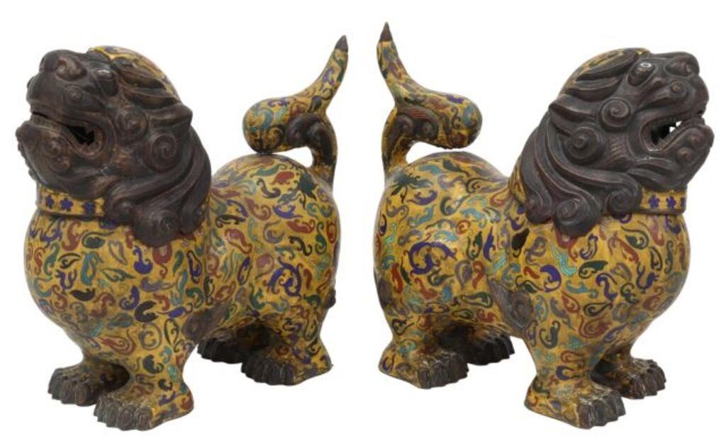 (2) CHINESE CLOISONNE ENAMEL FOO LION