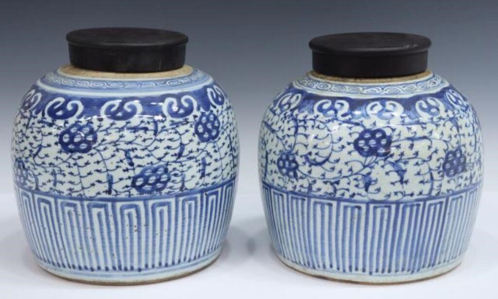  2 CHINESE BLUE WHITE PORCELAIN 35634c