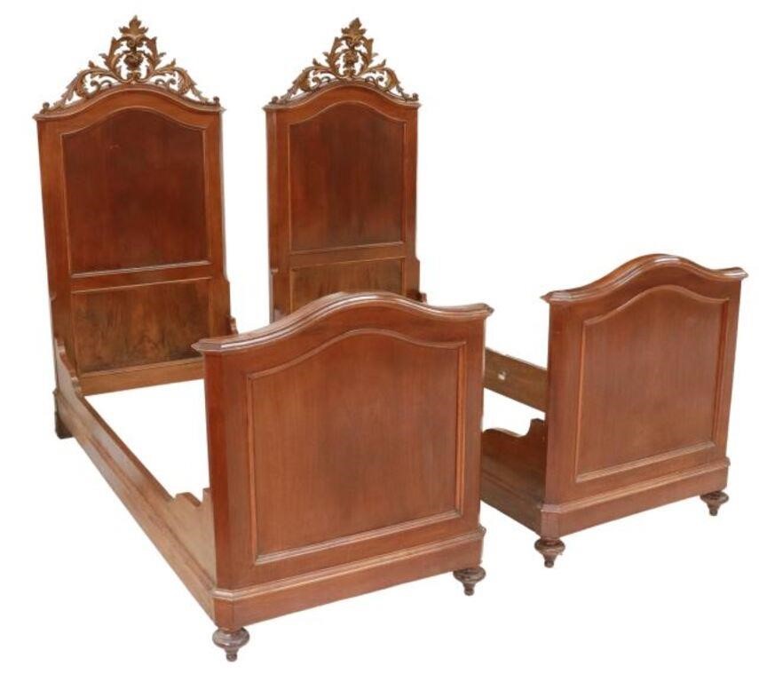  2 ITALIAN PANELED WALNUT BEDS pair  356660