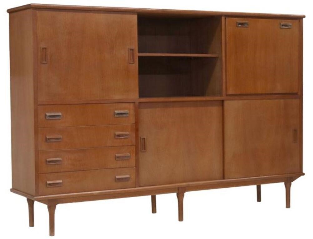 MID CENTURY MODERN TEAK BAR CABINET 3566f8