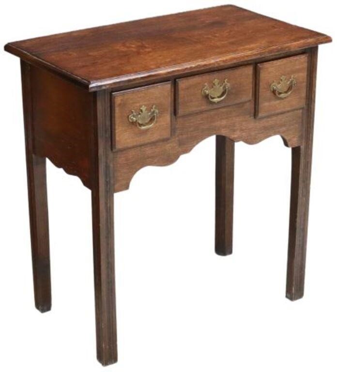 ENGLISH GEORGIAN STYLE OAK LOWBOY 35677f