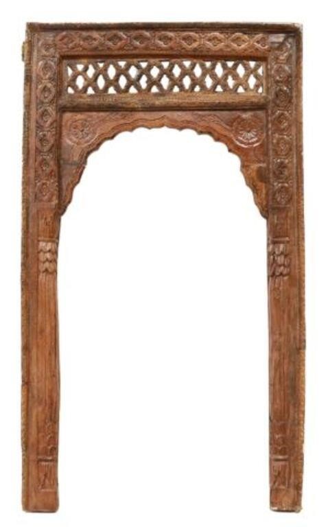 ARCHITECTURAL CARVED ARCHED WINDOW 35678a