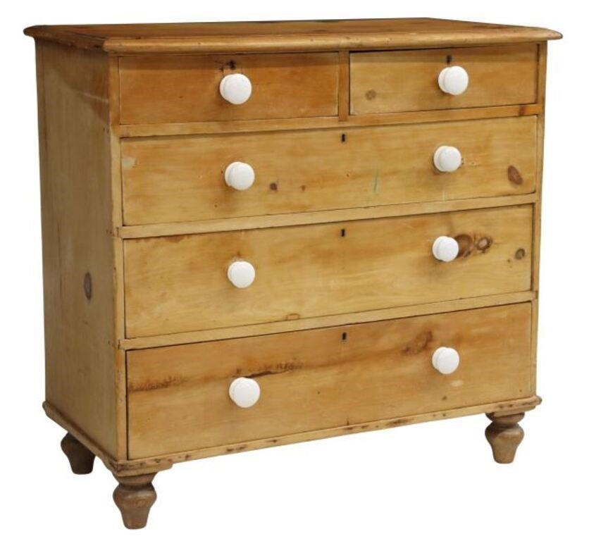 VICTORIAN PINE CHEST OF DRAWERS 3567d0