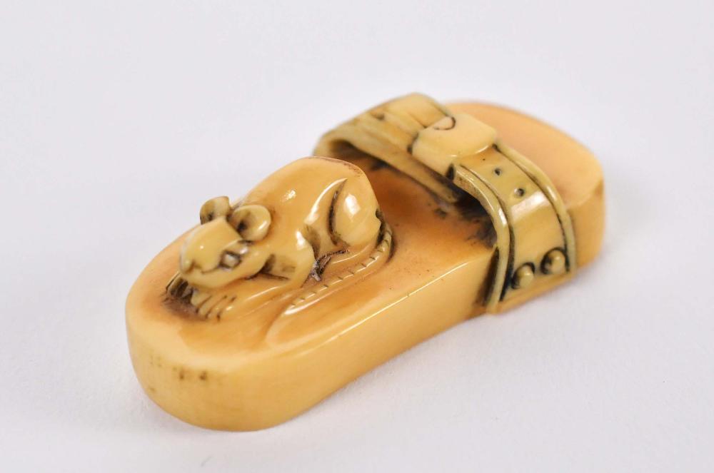 JAPANESE NETSUKE OF A RAT ON A