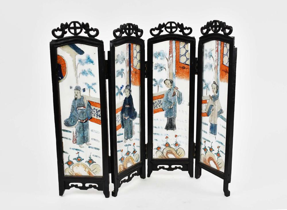 CHINESE PAINTED GLASS FOUR FOLD 35412a