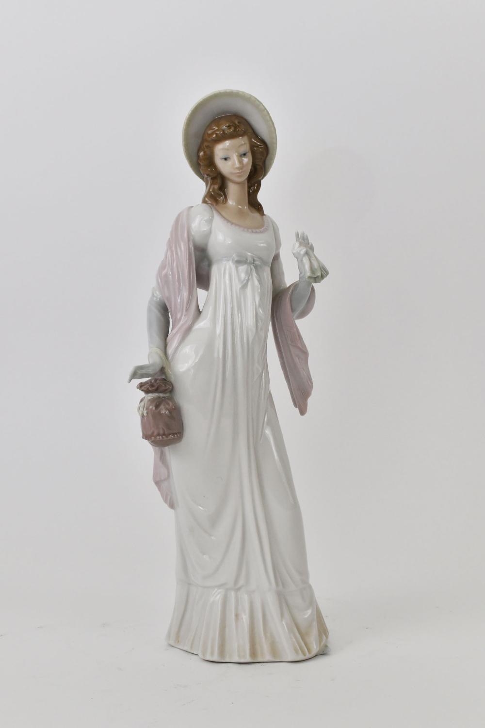 LLADRO PORCELAIN FIGURE OF A YOUNG