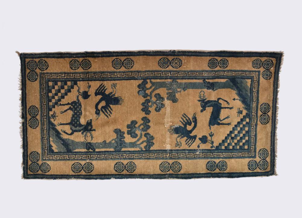 CHINESE WOOL RUGDecorated in blue