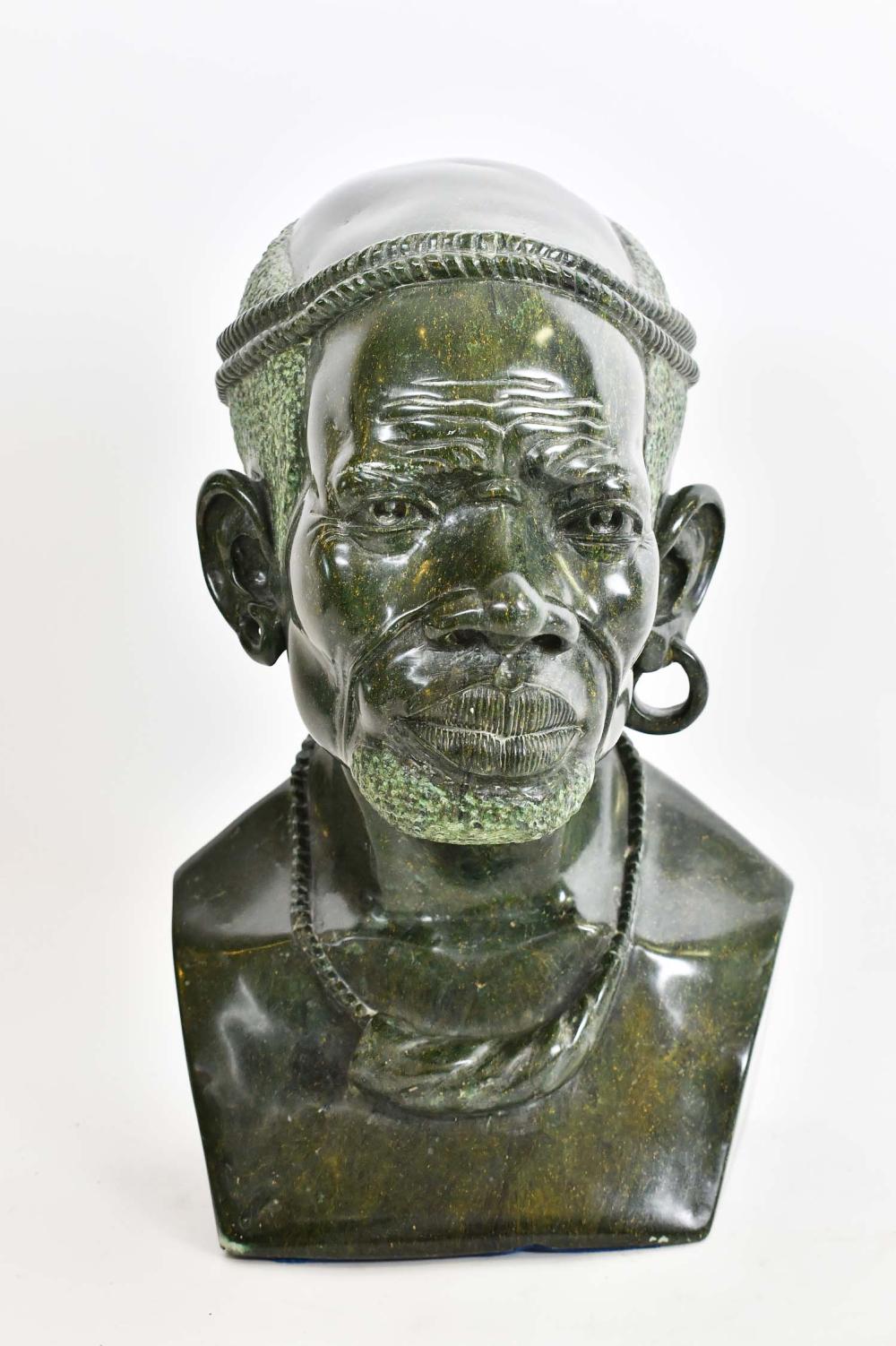 AFRICAN GREEN VERDITE BUST OF A 354246