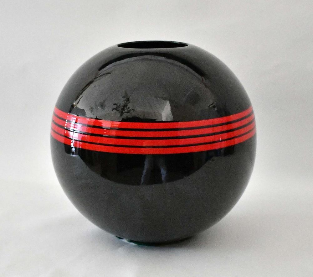 STUDIO CERAMIC BLACK SPHERICAL